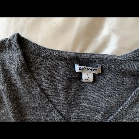 Basic Long Sleeve V-Neck !! 🤍 - Picture 2 of 2